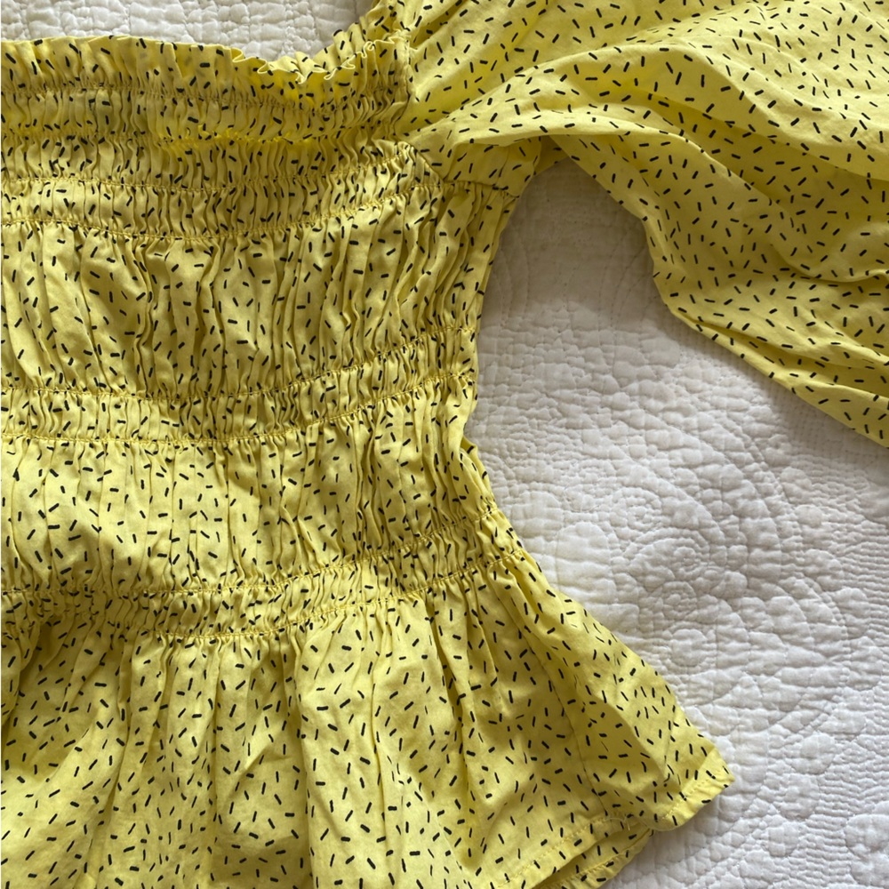 Fun yellow spring top! - Picture 5 of 5